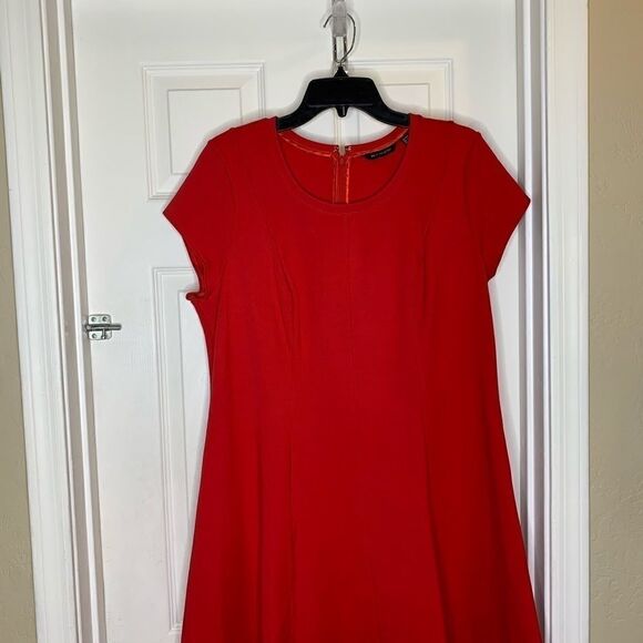 H by Halston Red Fit & Flare Dress Plus Size - Picture 3 of 10
